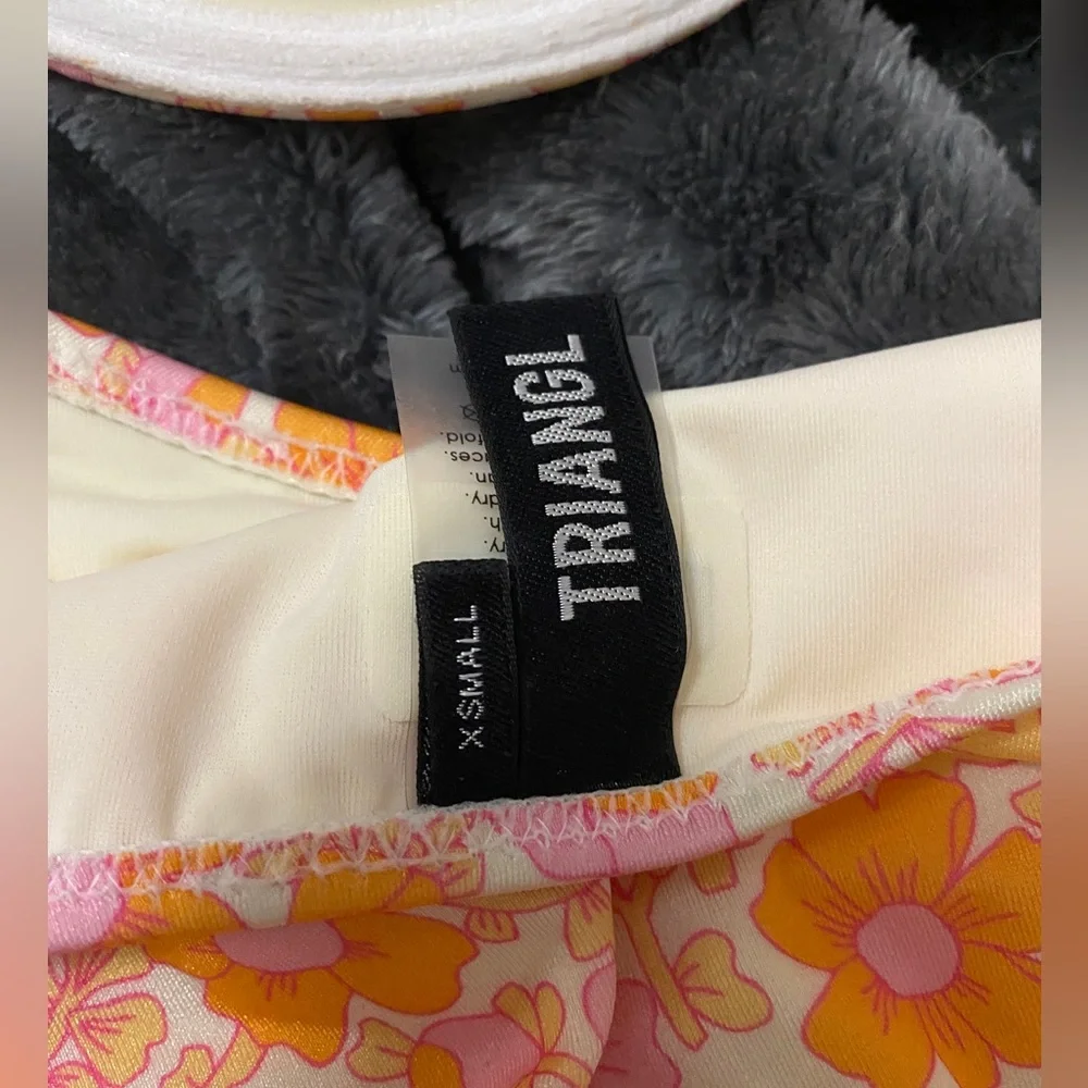 Triangl Bikini - Picture 3 of 7